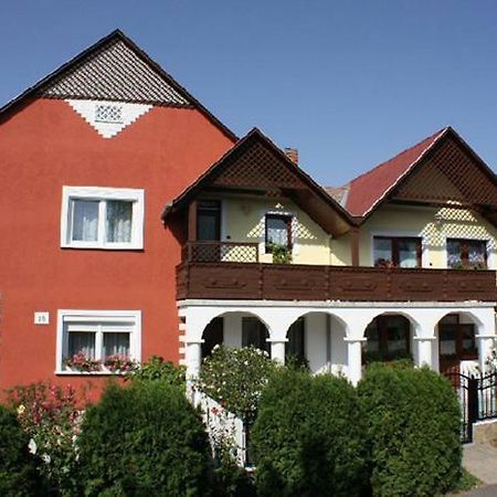 Papp Apartmanház Apartamento Vonyarcvashegy Exterior foto