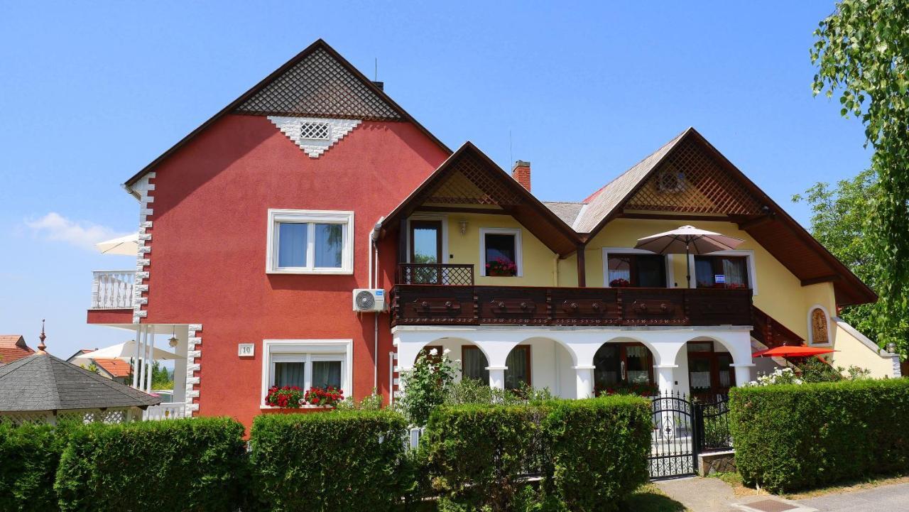 Papp Apartmanház Apartamento Vonyarcvashegy Exterior foto