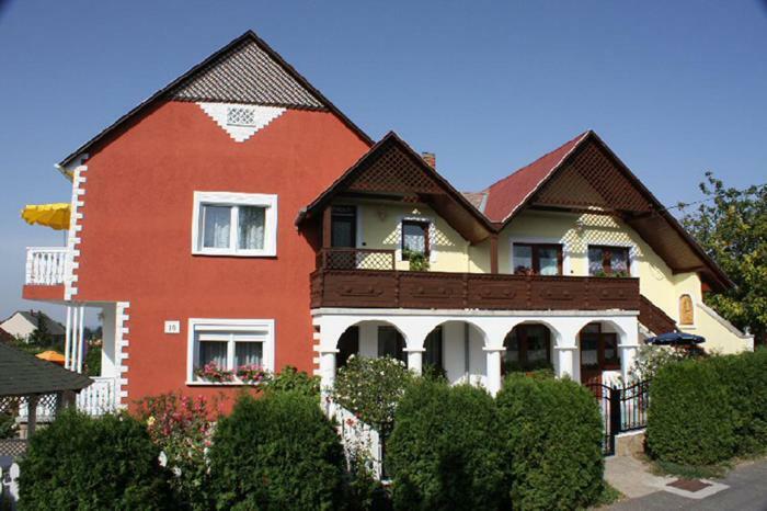 Papp Apartmanház Apartamento Vonyarcvashegy Exterior foto